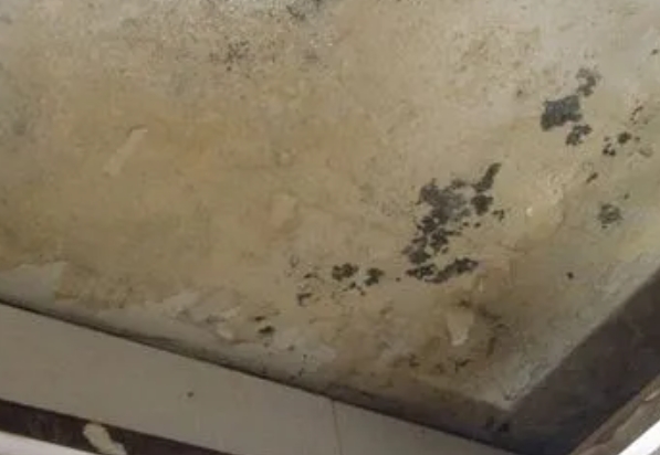 桥西阳台漏水维修公司分享下桥西卫生间渗水维修需要注意哪些问题。